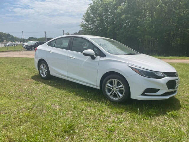 2018 Chevrolet Cruze in Commerce, GA 30529 - 2318237 12