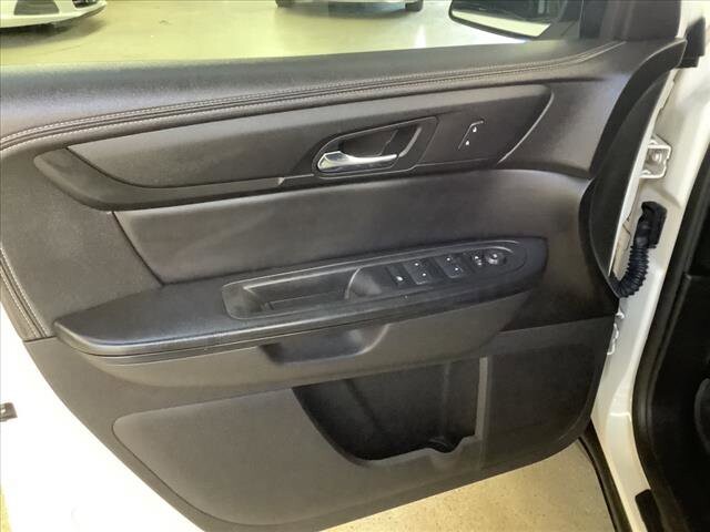 2014 GMC Acadia in Chicago, IL 60659 - 2320060 9