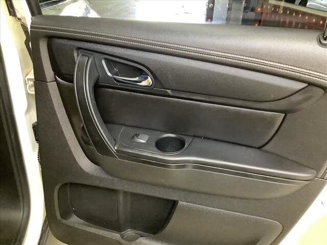 2014 GMC Acadia in Chicago, IL 60659 - 2320060 18