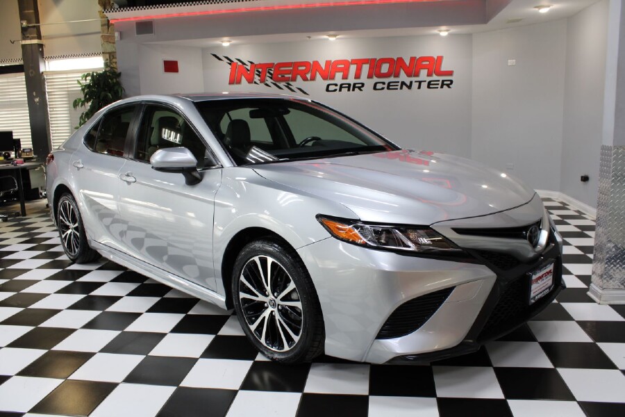 2018 Toyota Camry in Lombard, IL 60148 - 2320120