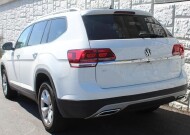 2018 Volkswagen Atlas in Decatur, GA 30032 - 2320719 4