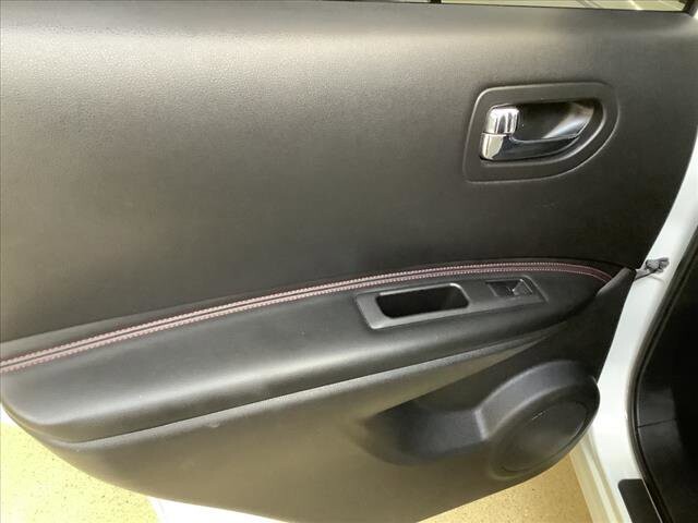 2012 Nissan Rogue in Chicago, IL 60659 - 2320964 16