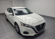 2020 Nissan Altima in Indianapolis, IN 46222 - 2321293 13
