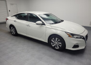 2020 Nissan Altima in Indianapolis, IN 46222 - 2321293 11