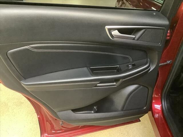 2017 Ford Edge in Chicago, IL 60659 - 2321508 16