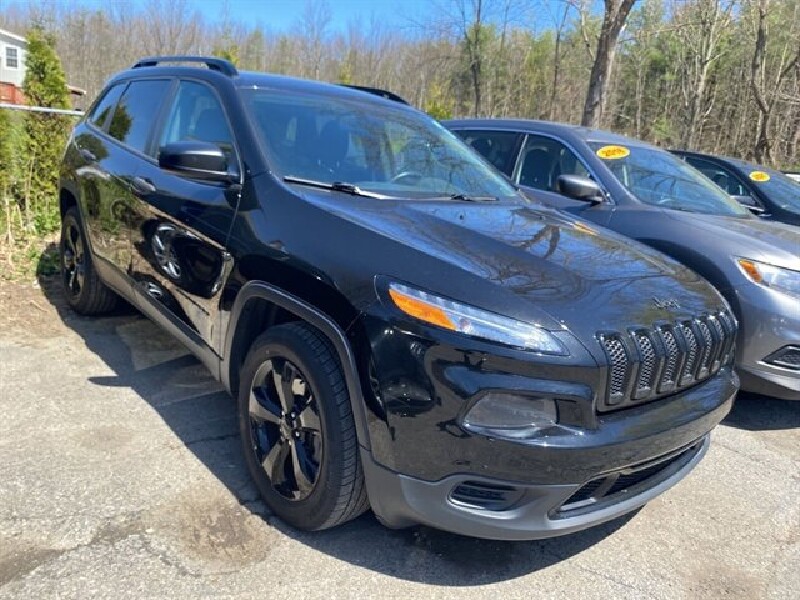 2017 Jeep Cherokee in Mechanicville, NY 12118 - 2321523