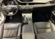 2016 Lexus ES 350 in Milwaulkee, WI 53221 - 2321613 29