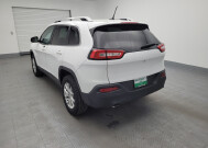 2018 Jeep Cherokee in Indianapolis, IN 46219 - 2322432 5