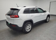 2018 Jeep Cherokee in Indianapolis, IN 46219 - 2322432 10