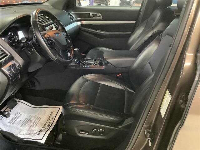 2016 Ford Explorer in Chicago, IL 60659 - 2322652 10