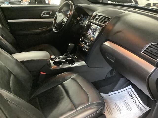 2016 Ford Explorer in Chicago, IL 60659 - 2322652 23