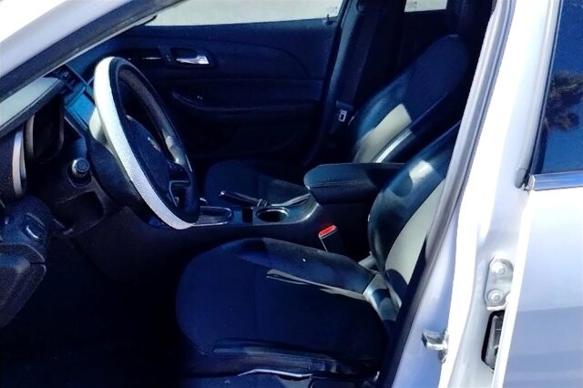 2016 Chevrolet Malibu in tucson, AZ 85719 - 2322705 9