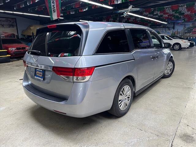 2016 Honda Odyssey in Chicago, IL 60659 - 2322717 5