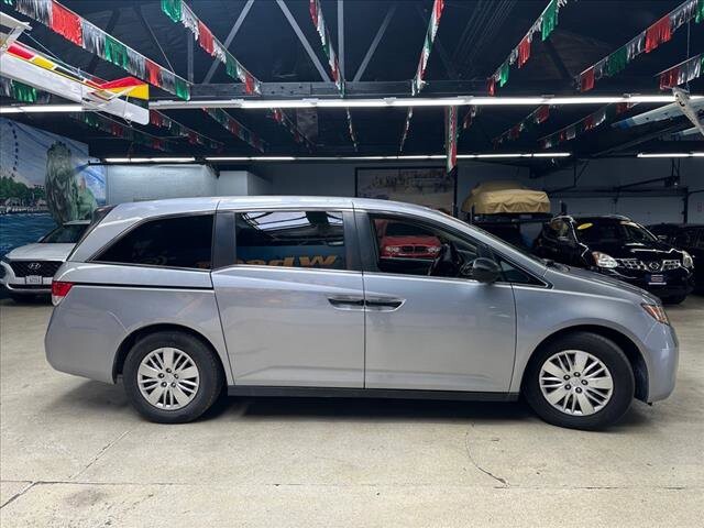 2016 Honda Odyssey in Chicago, IL 60659 - 2322717 6