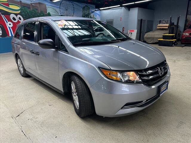 2016 Honda Odyssey in Chicago, IL 60659 - 2322717 3