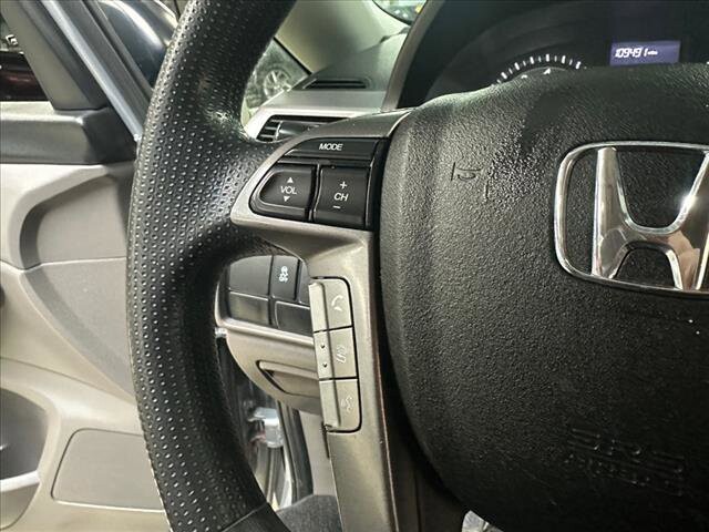 2016 Honda Odyssey in Chicago, IL 60659 - 2322717 12