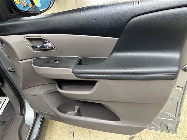 2016 Honda Odyssey in Chicago, IL 60659 - 2322717 18