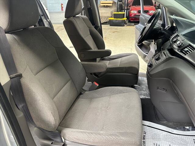 2016 Honda Odyssey in Chicago, IL 60659 - 2322717 19
