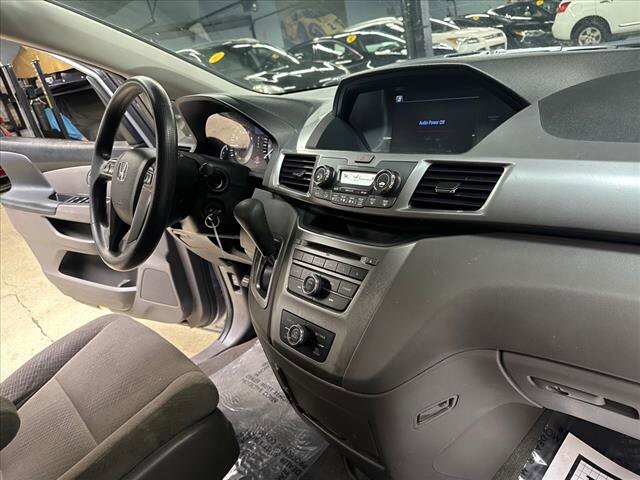 2016 Honda Odyssey in Chicago, IL 60659 - 2322717 17