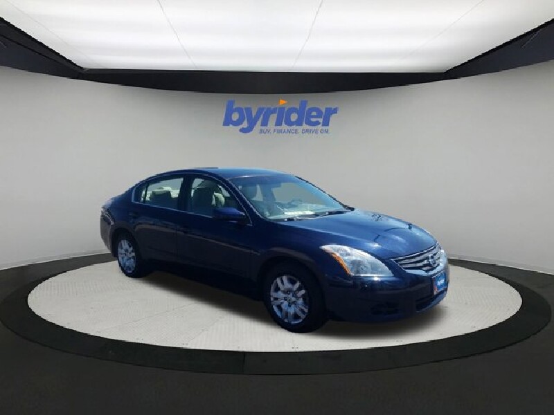 2010 Nissan Altima in Green Bay, WI 54304 - 2322785