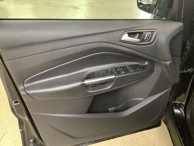 2017 Ford Escape in Chicago, IL 60659 - 2323261 8