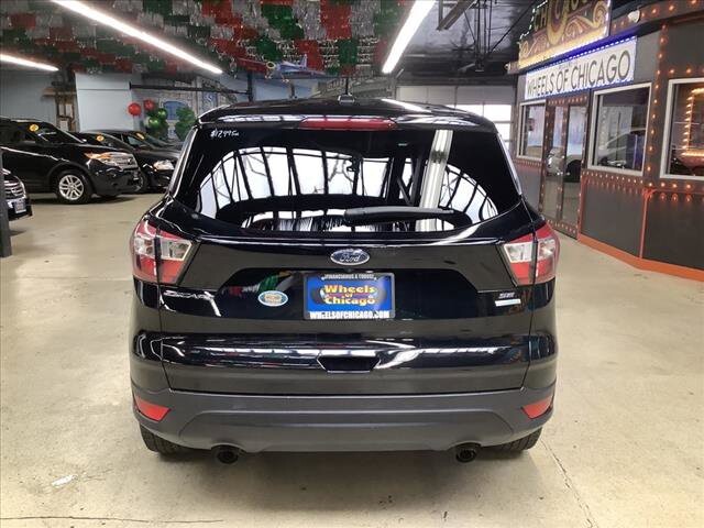 2017 Ford Escape in Chicago, IL 60659 - 2323261 4