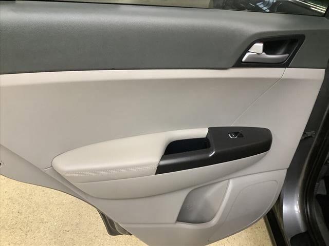 2017 Kia Sportage in Chicago, IL 60659 - 2323262 16