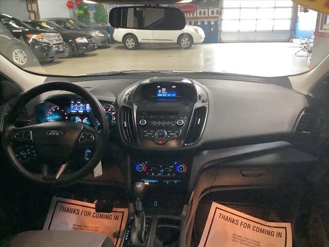 2017 Ford Escape in Chicago, IL 60659 - 2323627 21
