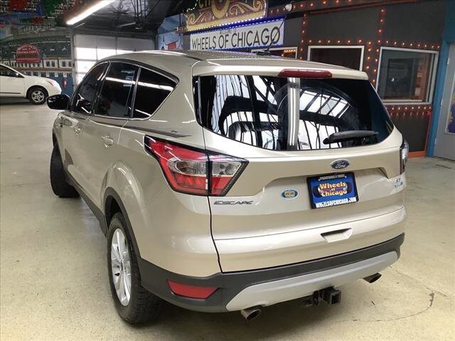 2017 Ford Escape in Chicago, IL 60659 - 2323627 4