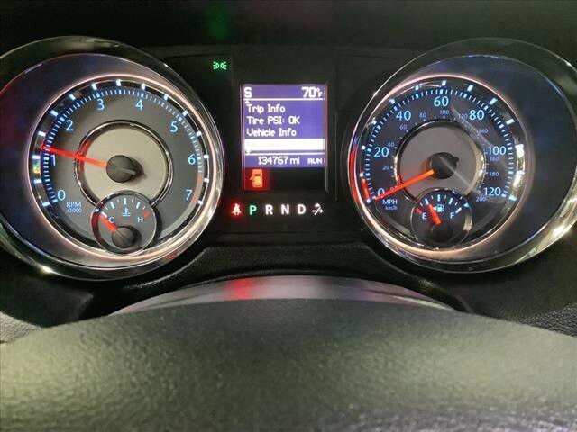 2015 Chrysler Town & Country in Chicago, IL 60659 - 2323628 14