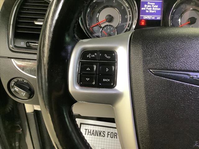 2015 Chrysler Town & Country in Chicago, IL 60659 - 2323628 12