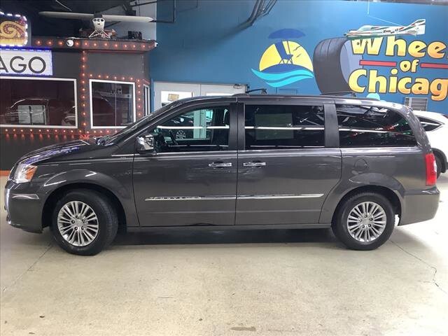 2015 Chrysler Town & Country in Chicago, IL 60659 - 2323628 2