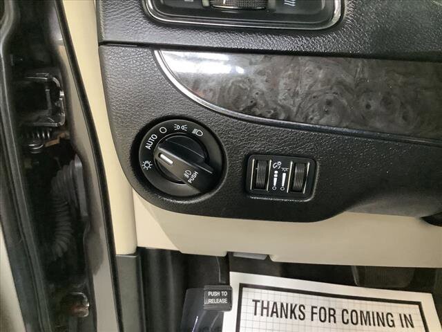 2015 Chrysler Town & Country in Chicago, IL 60659 - 2323628 11