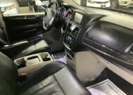 2015 Chrysler Town & Country in Chicago, IL 60659 - 2323628 21