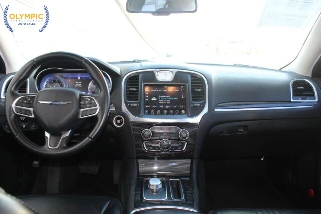 2017 Chrysler 300 in Decatur, GA 30032 - 2323725 15