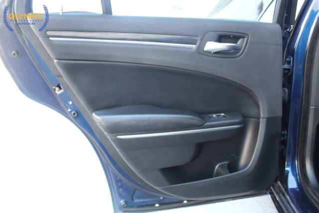 2017 Chrysler 300 in Decatur, GA 30032 - 2323725 39