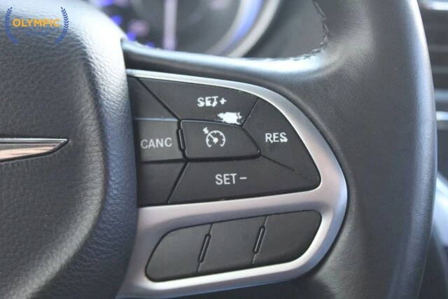 2017 Chrysler 300 in Decatur, GA 30032 - 2323725 20