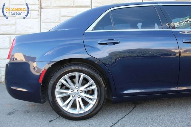 2017 Chrysler 300 in Decatur, GA 30032 - 2323725 13