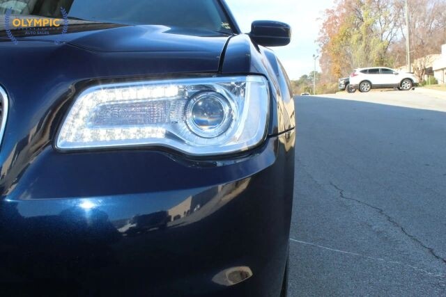 2017 Chrysler 300 in Decatur, GA 30032 - 2323725 3