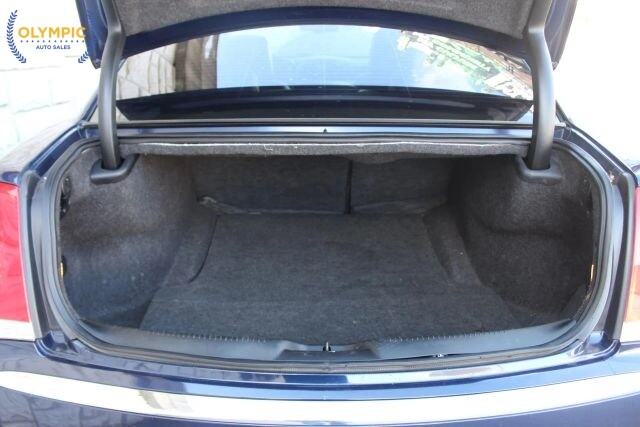 2017 Chrysler 300 in Decatur, GA 30032 - 2323725 41