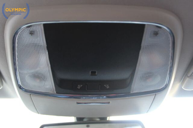 2017 Chrysler 300 in Decatur, GA 30032 - 2323725 31