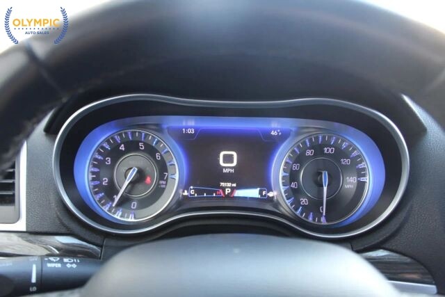 2017 Chrysler 300 in Decatur, GA 30032 - 2323725 21