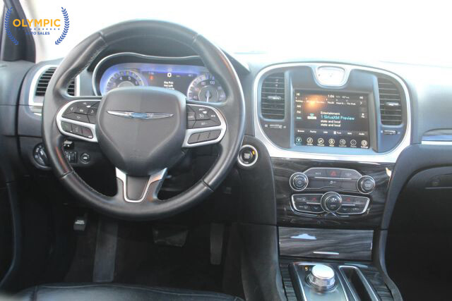 2017 Chrysler 300 in Decatur, GA 30032 - 2323725 17