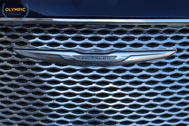 2017 Chrysler 300 in Decatur, GA 30032 - 2323725 43