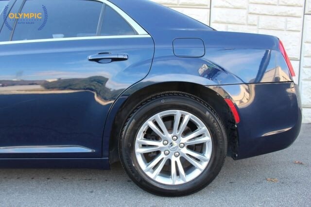 2017 Chrysler 300 in Decatur, GA 30032 - 2323725 11