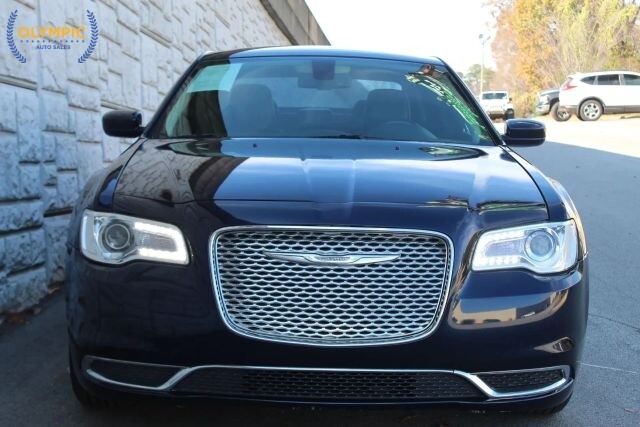 2017 Chrysler 300 in Decatur, GA 30032 - 2323725 4