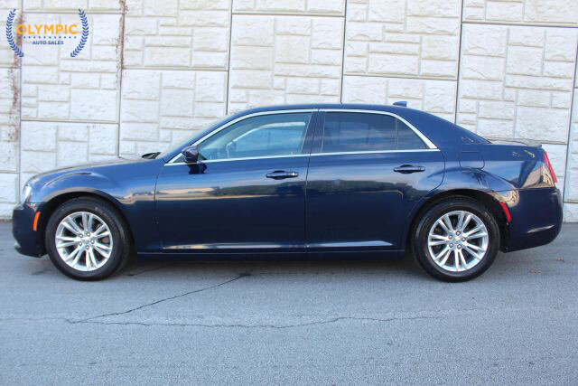 2017 Chrysler 300 in Decatur, GA 30032 - 2323725 8