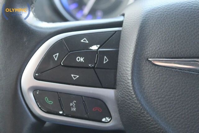 2017 Chrysler 300 in Decatur, GA 30032 - 2323725 19