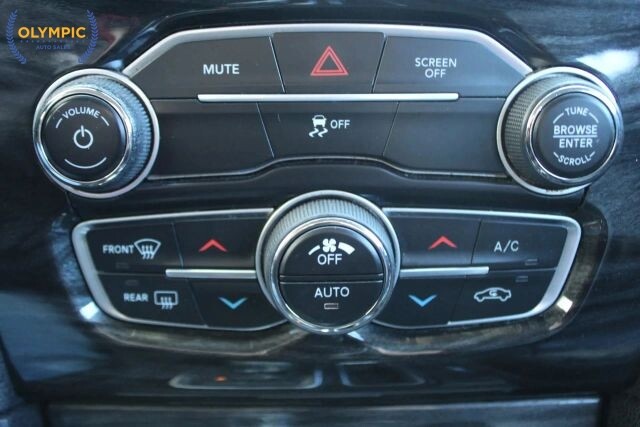 2017 Chrysler 300 in Decatur, GA 30032 - 2323725 25