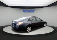 2010 Nissan Altima in Madison, WI 53718 - 2323737 9